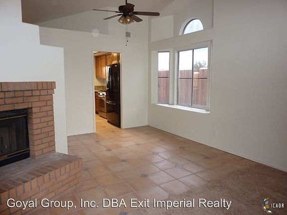 3rd image of 605 Tiger Lily Ln