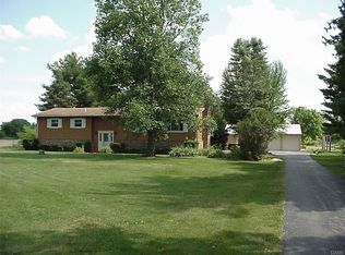 6880 Phillipsburg Union Rd, Englewood, OH 45322