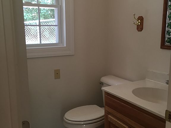 Hallway Bathroom off Kitchen