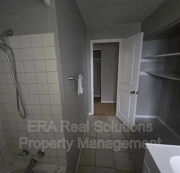 2236 Brentnell Ave — Photo 19