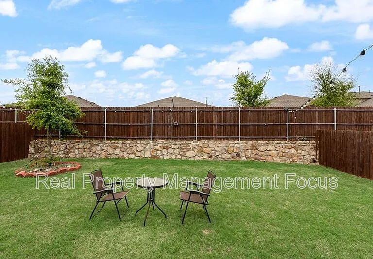 7205 Bledington Ln — Photo 28