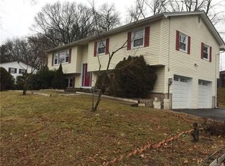 14 Eastlyn Dr, Bardonia, NY 10954