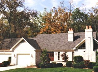 37 Walnut Cir, Sugar Grove, IL 60554