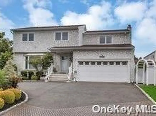 303 Bayview Avenue, Massapequa, NY 11758