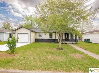 2709 Nightingale St, Victoria, TX 77901