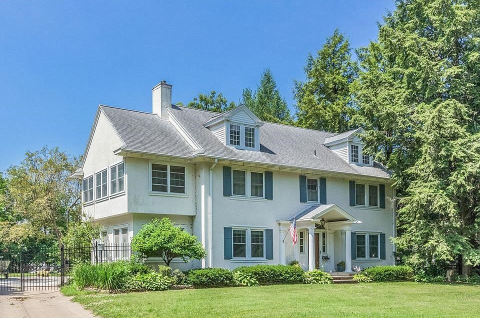 1st image of 361 Woodland Dr SE