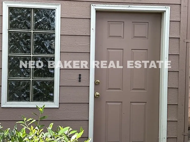 1370 Ferry St SE — Photo 1