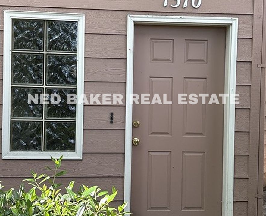 1st image of 1370 Ferry St SE