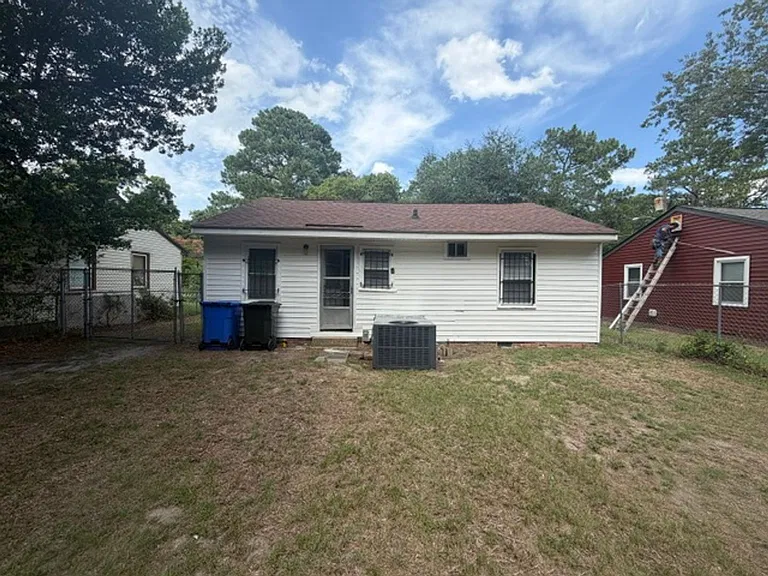5007 Higgins St — Photo 9
