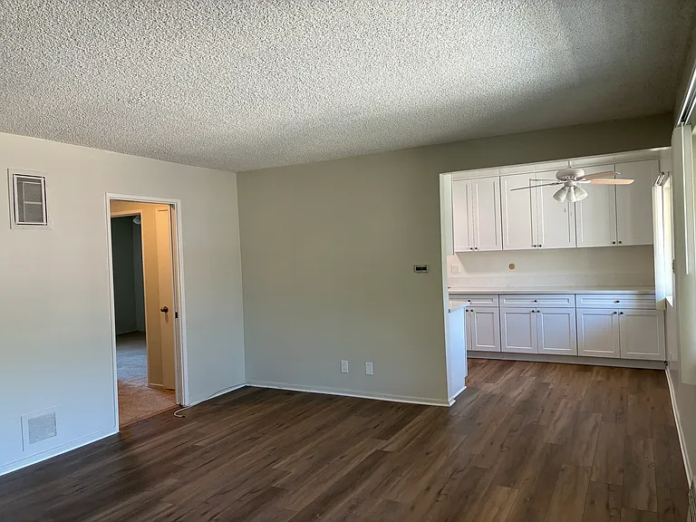 319 N Kenwood St #6 — Photo 17