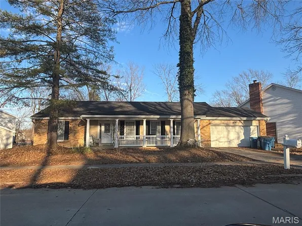 1768 Orchard Hill Dr, Chesterfield, MO 63017