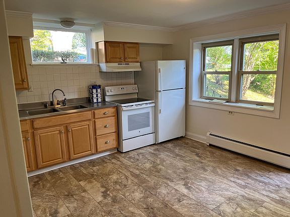 4th image of 44 Highland Ave #2