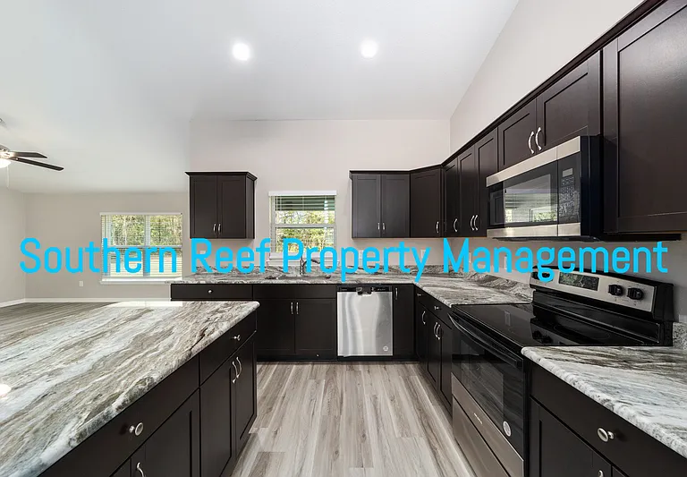9892 SW 189th Cir — Photo 12