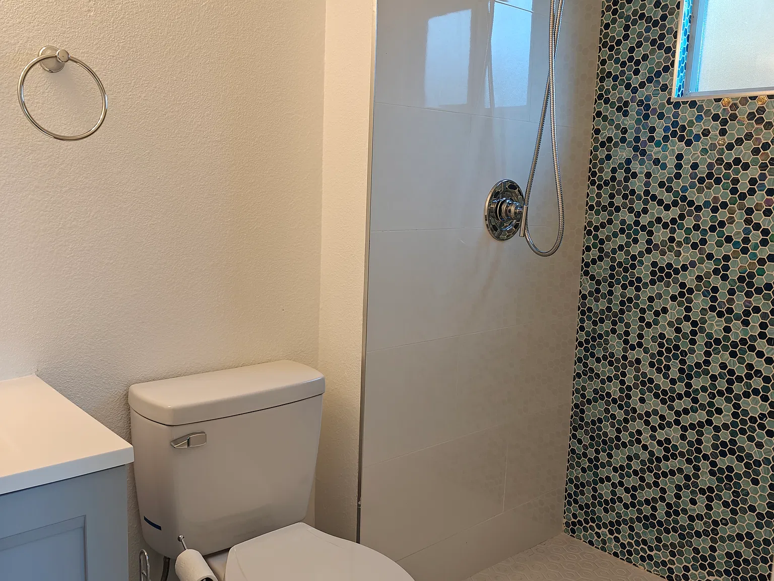 4 bed, 1340 sqft, $3,100 — Photo 3