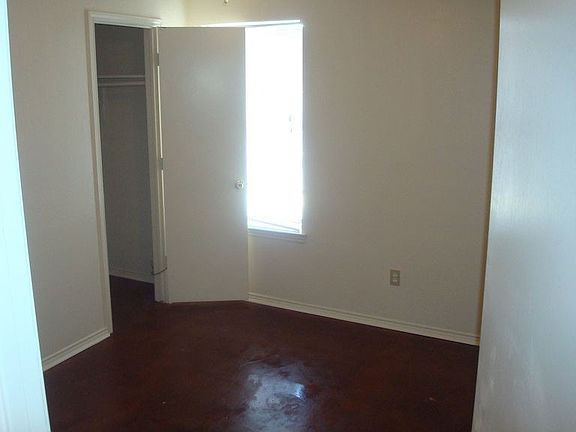 3rd image of 300 Kings Way Dr APT B