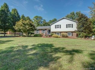 525 Holiday Rd, Gastonia, NC 28054