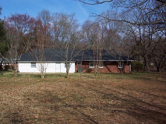 1/2 acre lot big back yard