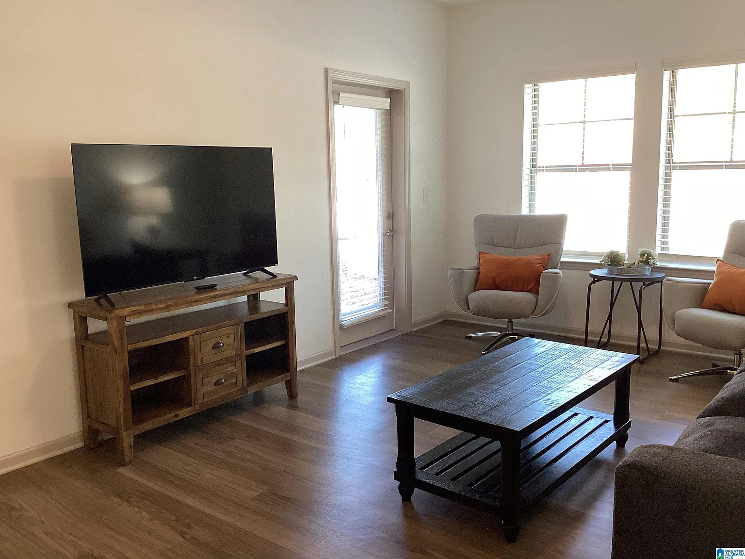 1 bed, 1.0 bath, 736 sqft, $2,995 — Photo 4