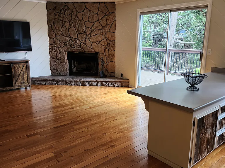 1235 Lovers Ln — Photo 11