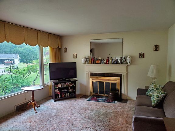 2nd image of 3271 Dawes Ave SE
