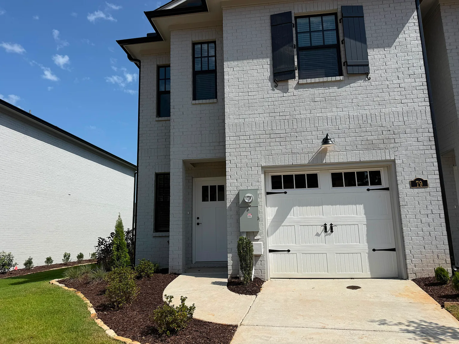 3 bed, 2.5 bath, 1629 sqft, $2,095 — Photo 1