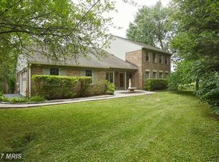 18104 Hollingsworth Dr, Derwood, MD 20855