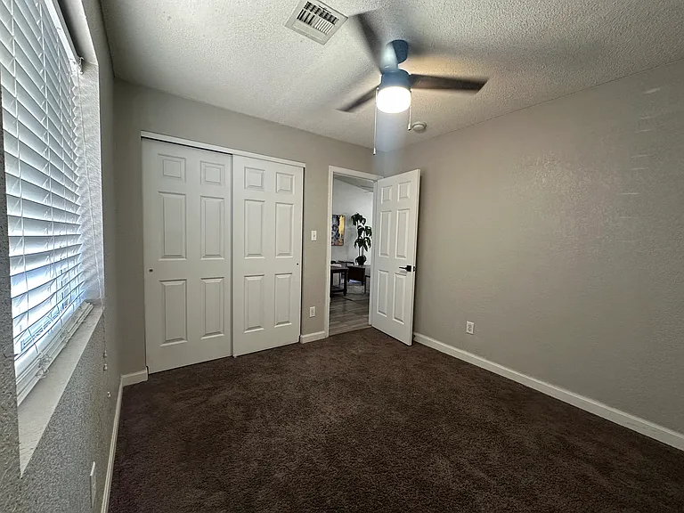 4126 S Cedar Ave — Photo 18
