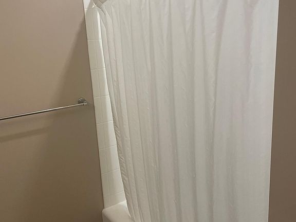 4th image of 124 Dana Ave #14