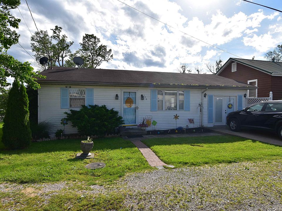 1st image of 206 2nd St E