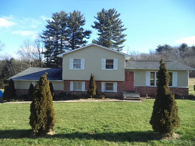 1st image of 15766 Pineview Dr
