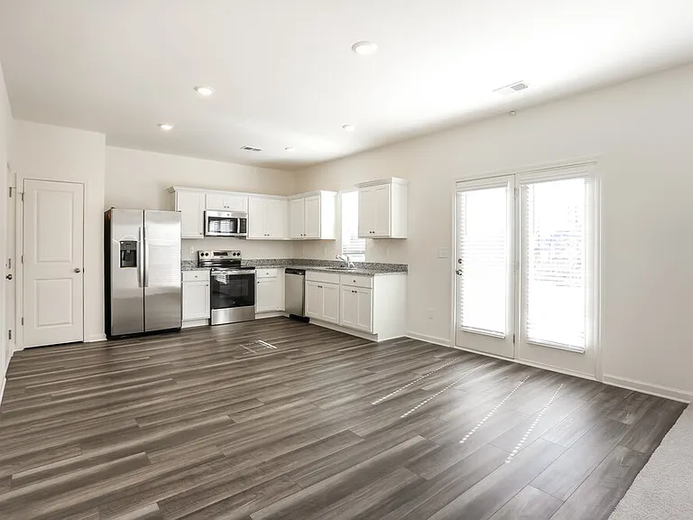 7624 Saffron Ave — Photo 5