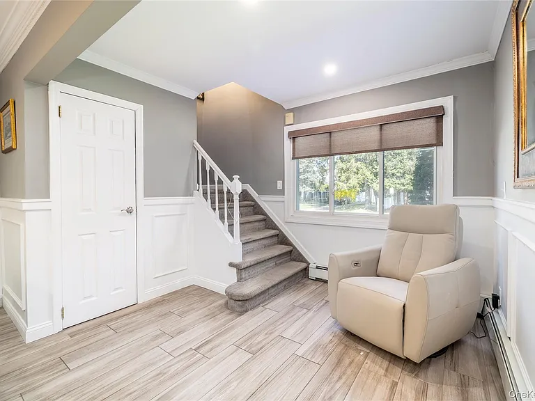 140 Baltimore Ave — Photo 9