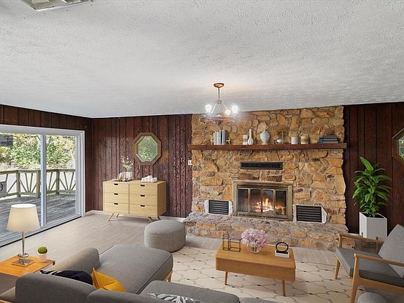 5th image of 225 N Allison Ct