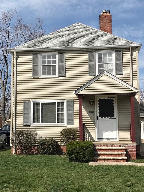 Great Curb Appeal on Quiet Street!