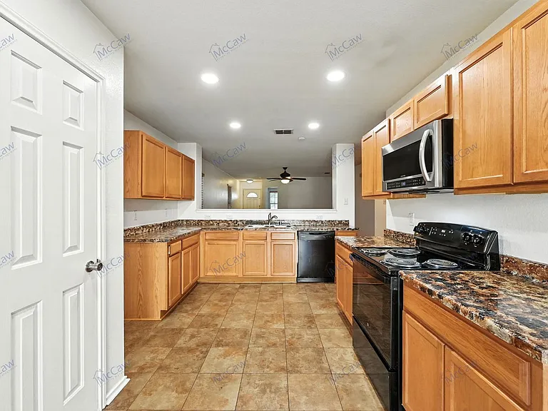 10512 Flagstaff Run — Photo 6