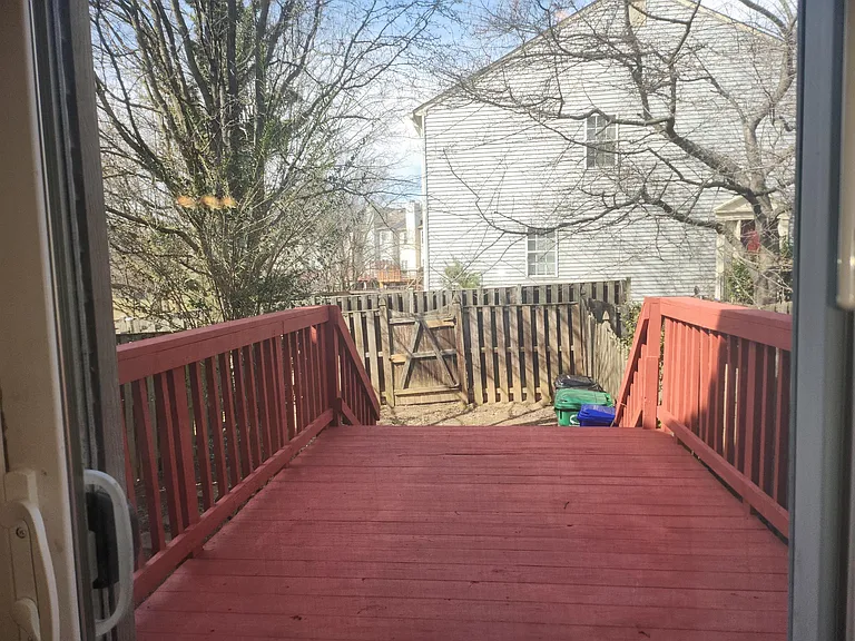 8212 Londonderry Ct — Photo 17