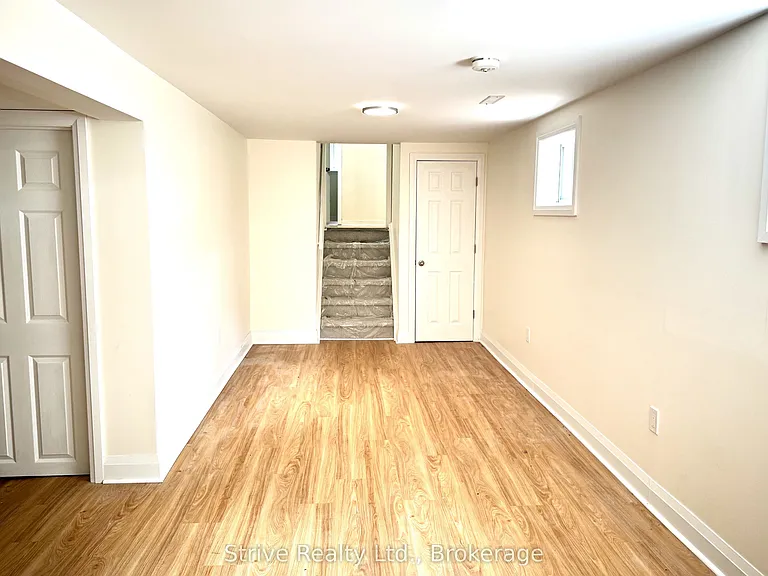 447 Harcourt Dr — Photo 7