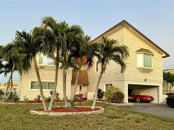11285 5th St E, Treasure Island, FL 33706