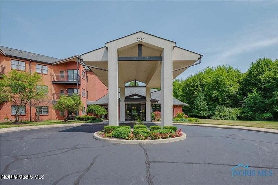 1st image of 2045 Perrysburg Holland Rd #118