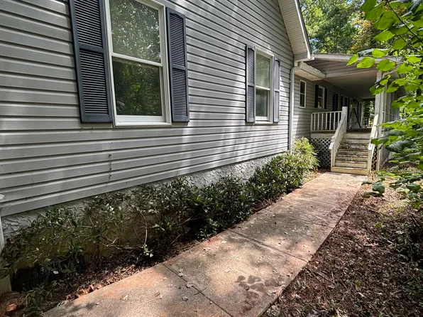 623 Deerfield Dr, Clayton, GA 30525