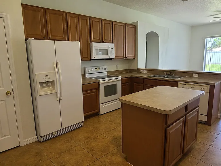 3109 Turnberry Blvd — Photo 4