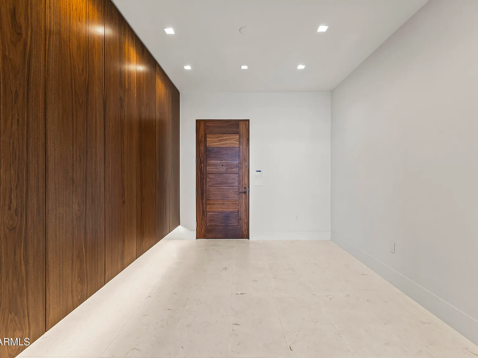 3 bed, 3.5 bath, 3202 sqft, $25,000 — Photo 2