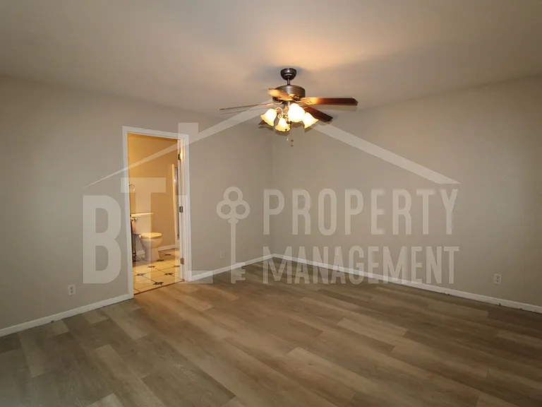 240 Fox Ridge Rd — Photo 23