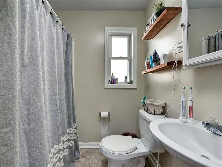 2284 Lakeview Ave #UP — Photo 15