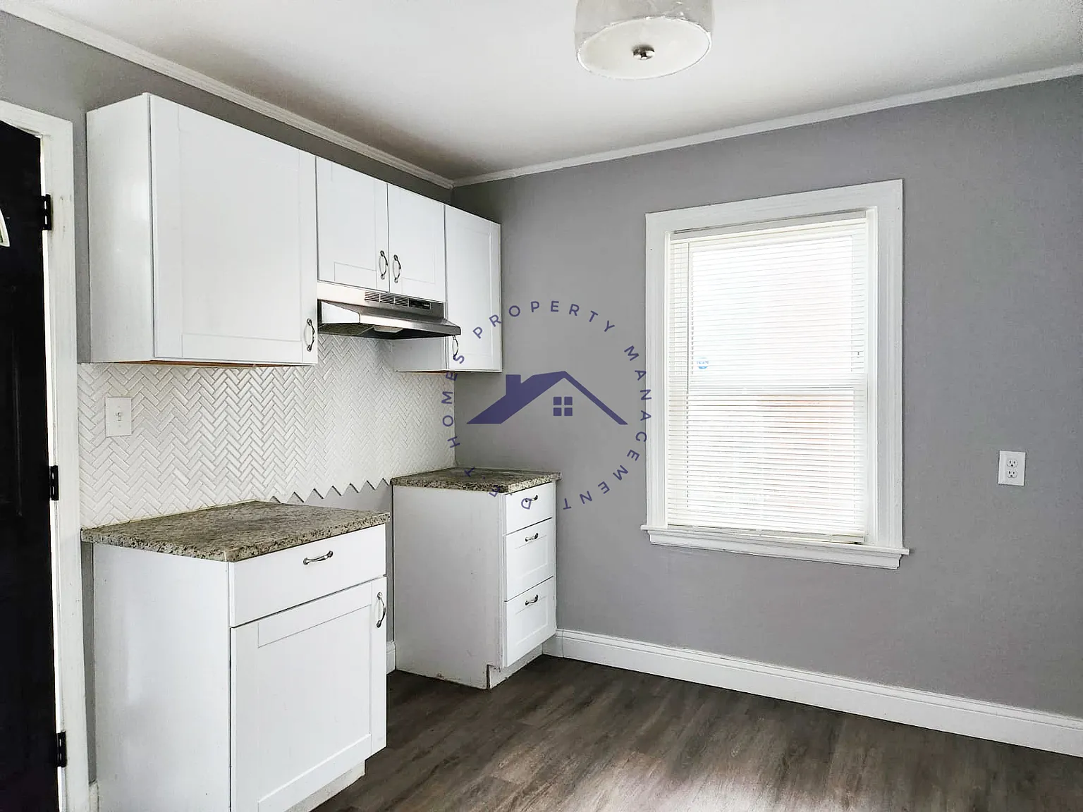 4 bed, $1,400 — Photo 2