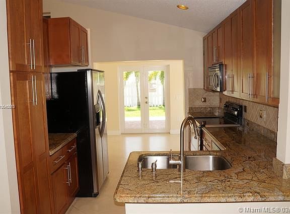 4th image of 186 Bayridge Ln #0