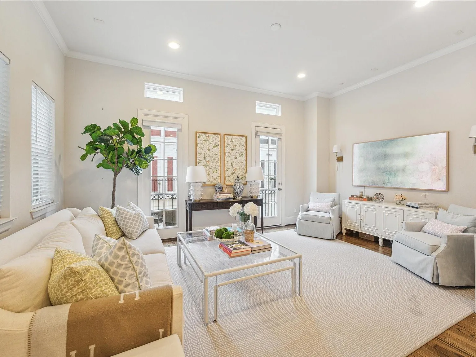 3 bed, 3.5 bath, 2364 sqft, $3,500 — Photo 3