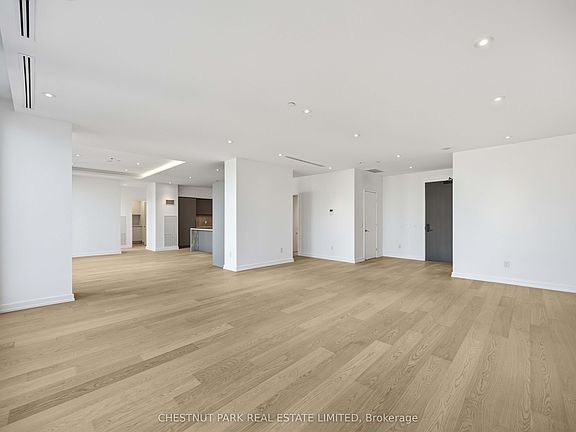 4th image of 1315 Bay St #1402