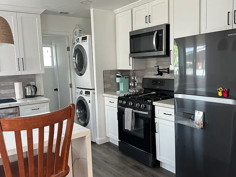 415 E Norton St — Photo 8