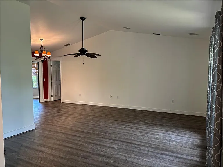 10123 Bay Ave — Photo 5